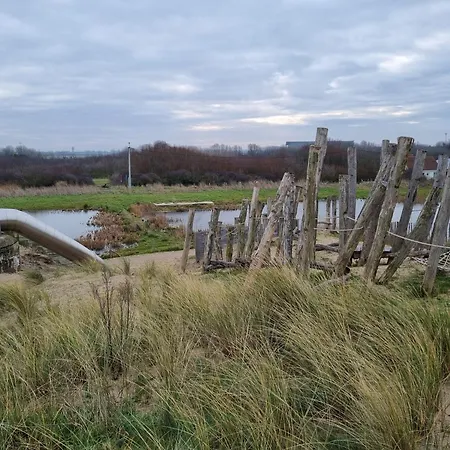 Cosy 3 Bedroom Near The T112 شقة