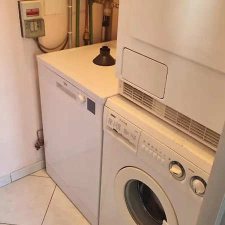 Cosy 3 Bedroom Near The T112 Apartamento *
