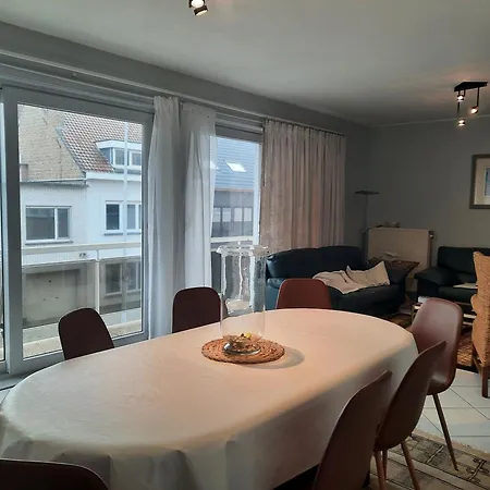 Cosy 3 Bedroom Near The T112 Apartamento